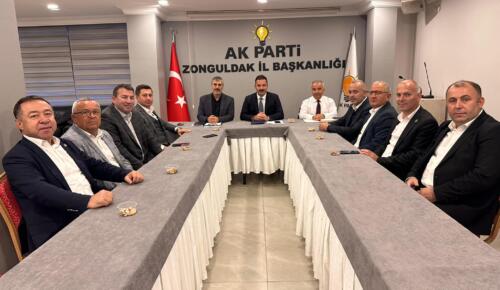 AK PARTİ BELEDİYE BAŞKANLARINI TOPLADI